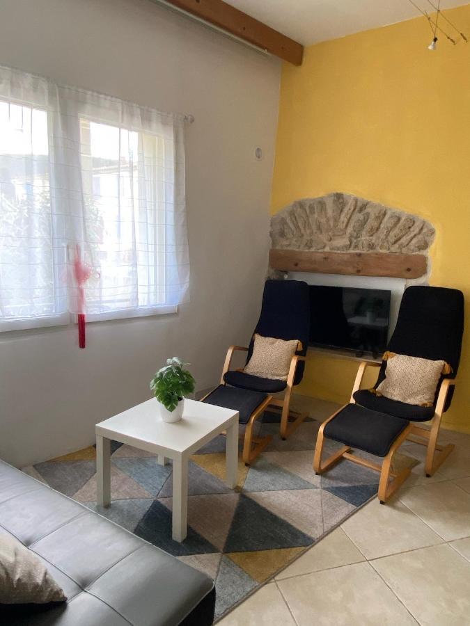 Auberge Gekko Ornaisons Kültér fotó